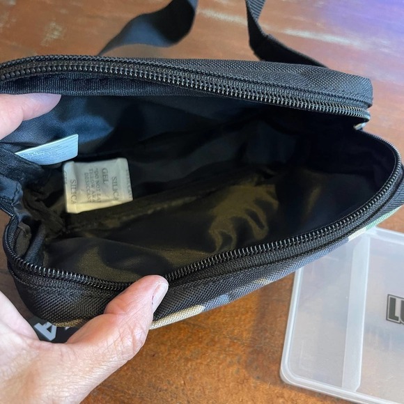 NWT Lunkerhunt LTS Fishing Waist Bag w/ Tackle Box - Picture 8 of 12